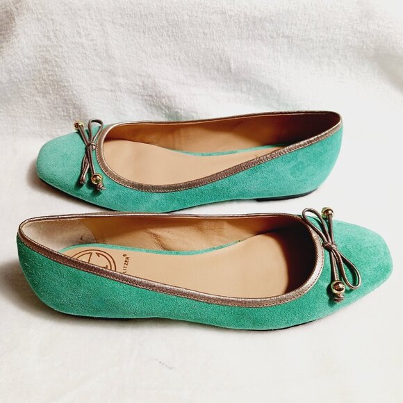Lilly Pulitzer, Jewel Green Suede Flat Shoes, Size 7M, Gold Trim, Bow, Squared - Picture 5 of 16
